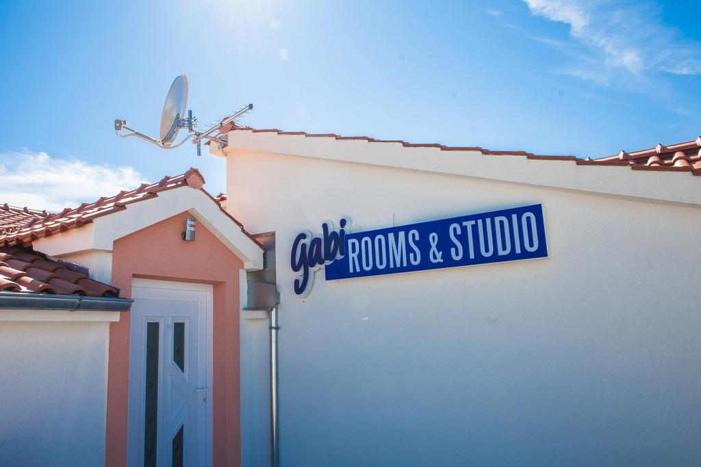 Gabi Rooms & Studio Apartment Лозовац Екстериор снимка