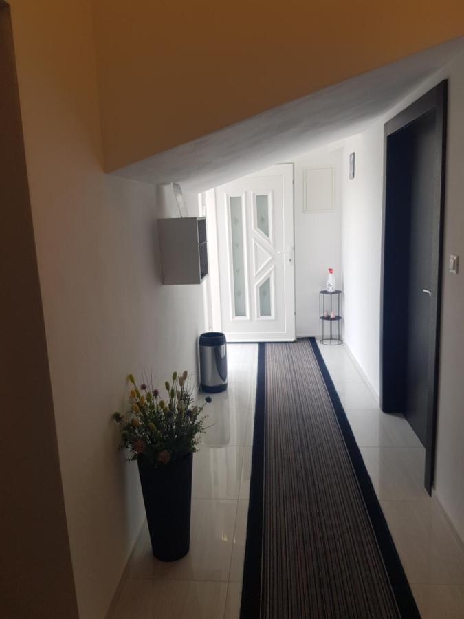 Gabi Rooms & Studio Apartment Лозовац Екстериор снимка