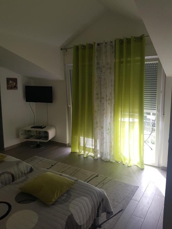 Gabi Rooms & Studio Apartment Лозовац Екстериор снимка
