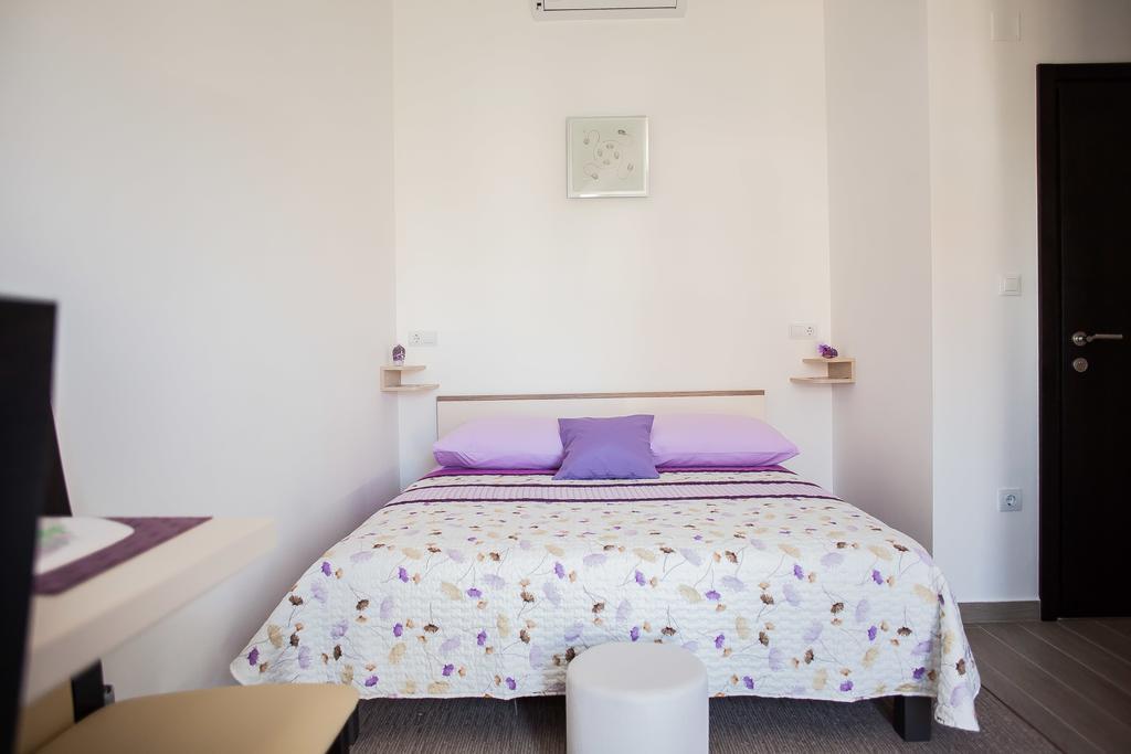 Gabi Rooms & Studio Apartment Лозовац Стая снимка